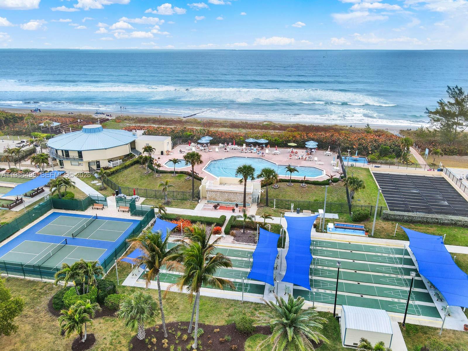 HOLIDAY OUT AT ST LUCIE S - Residential