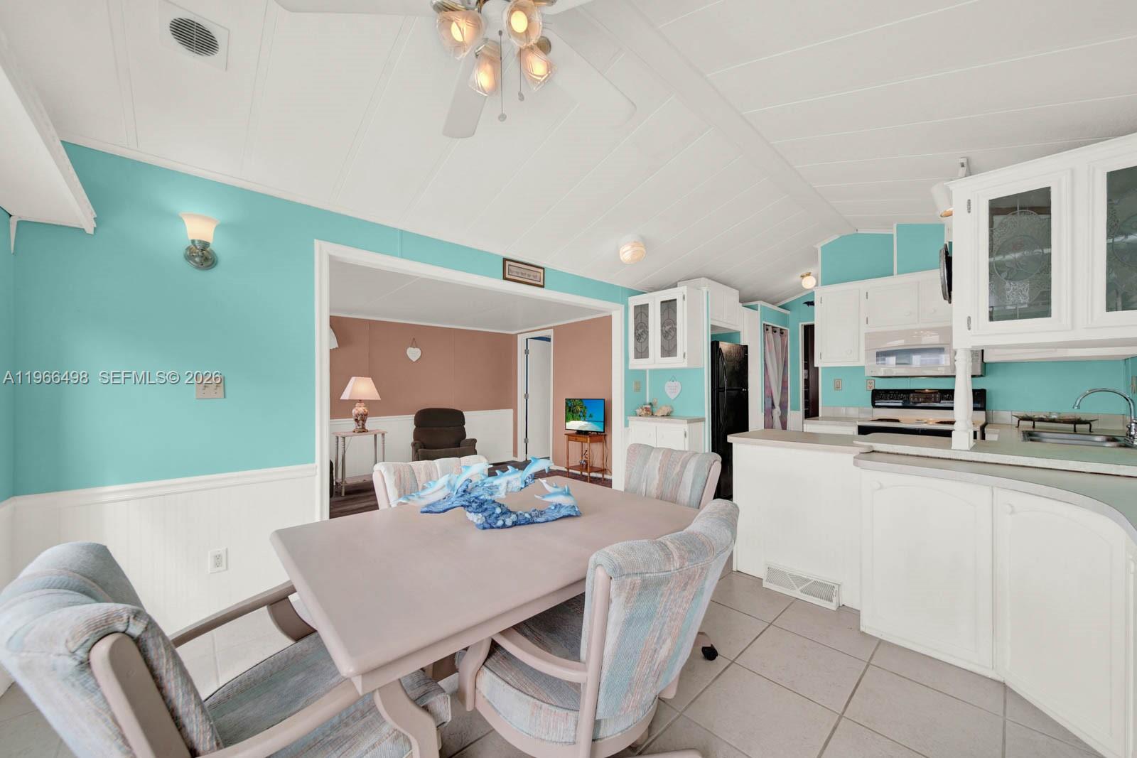 HOLIDAY OUT AT ST LUCIE S - Residential