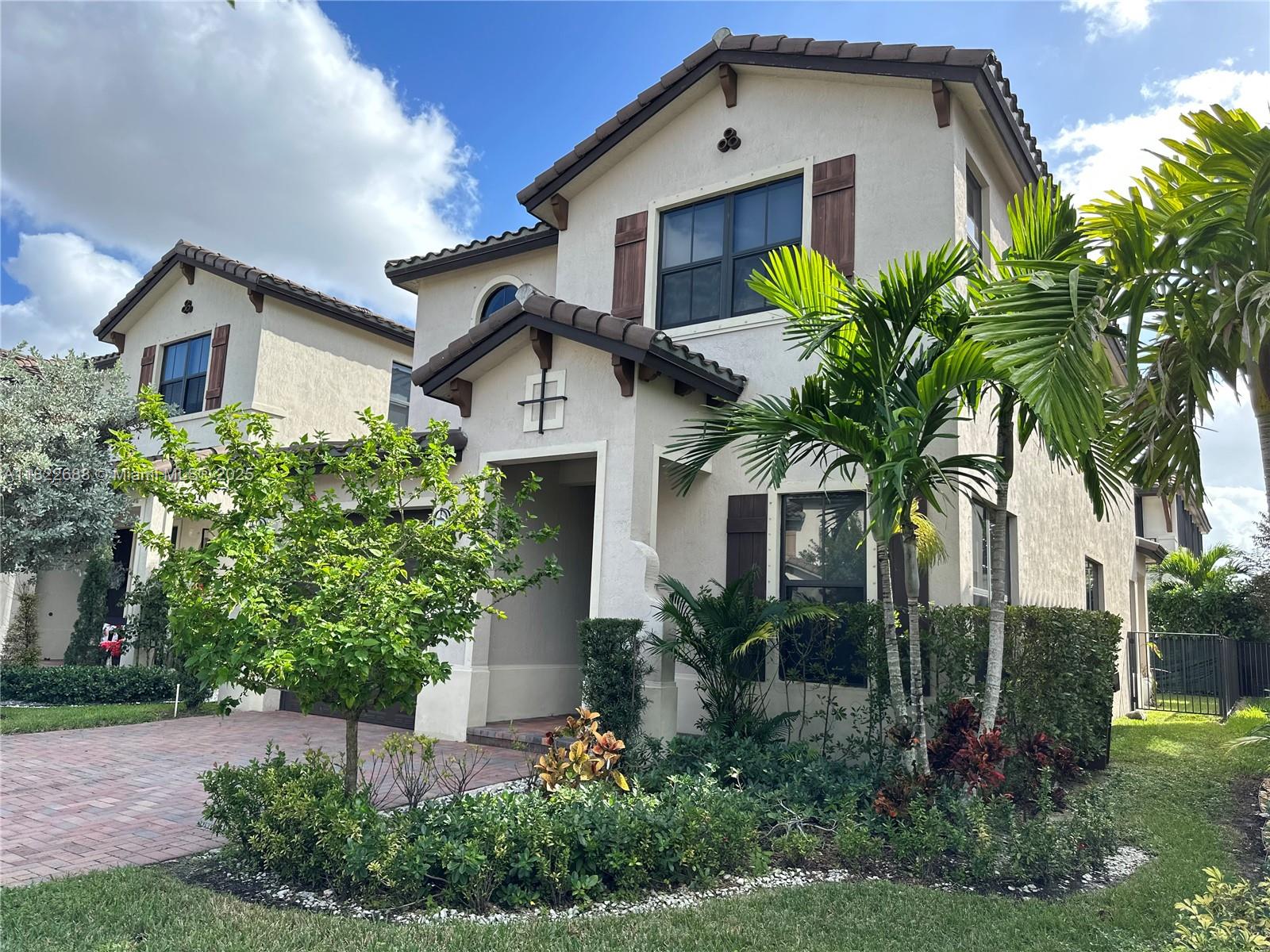 3278 W 97th Ter
