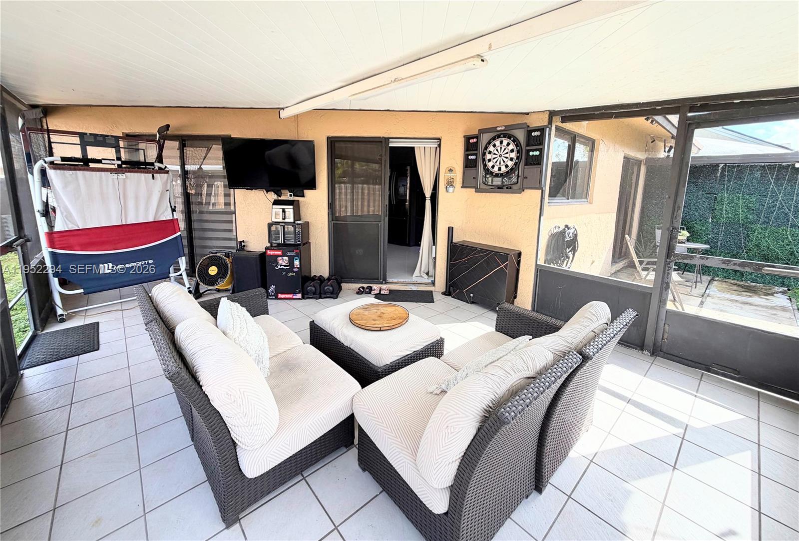 PEMBROKE LAKES SOUTH - Residential