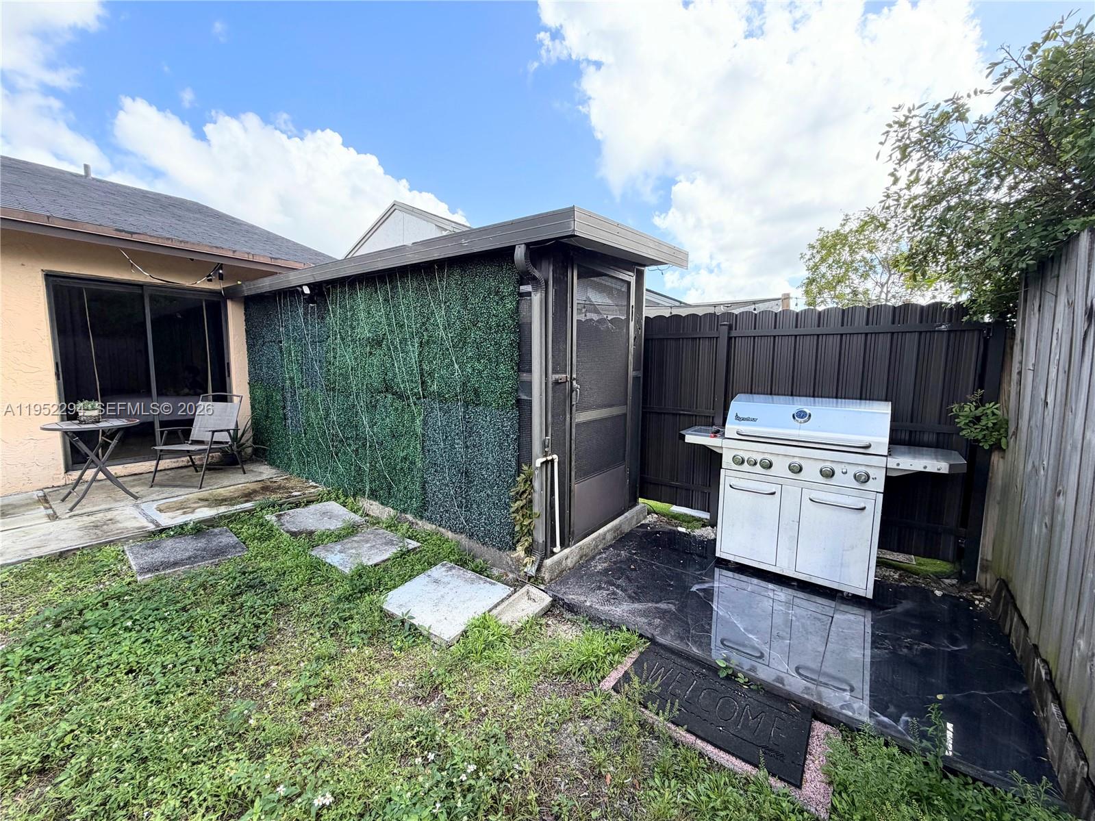 PEMBROKE LAKES SOUTH - Residential