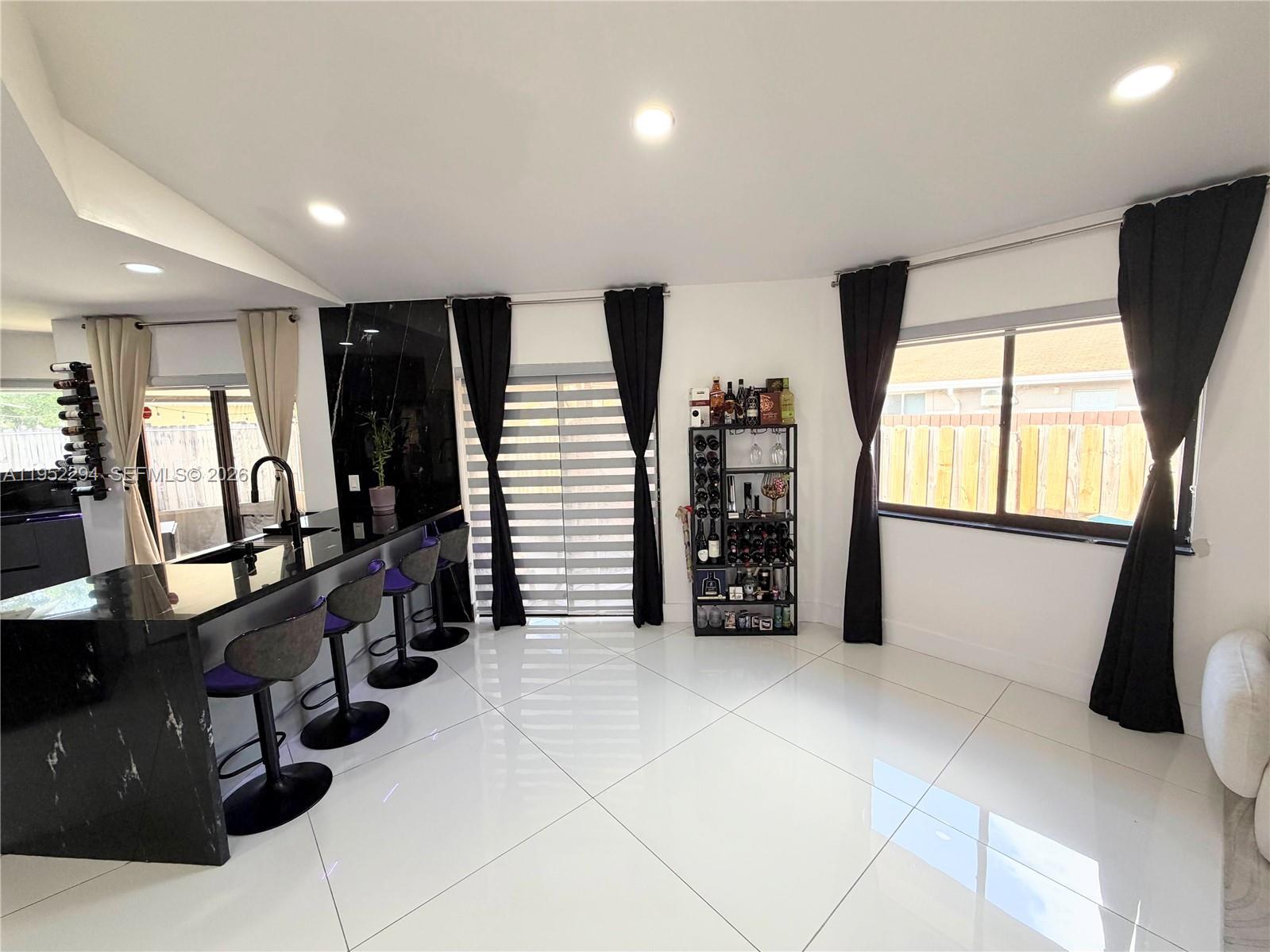 PEMBROKE LAKES SOUTH - Residential