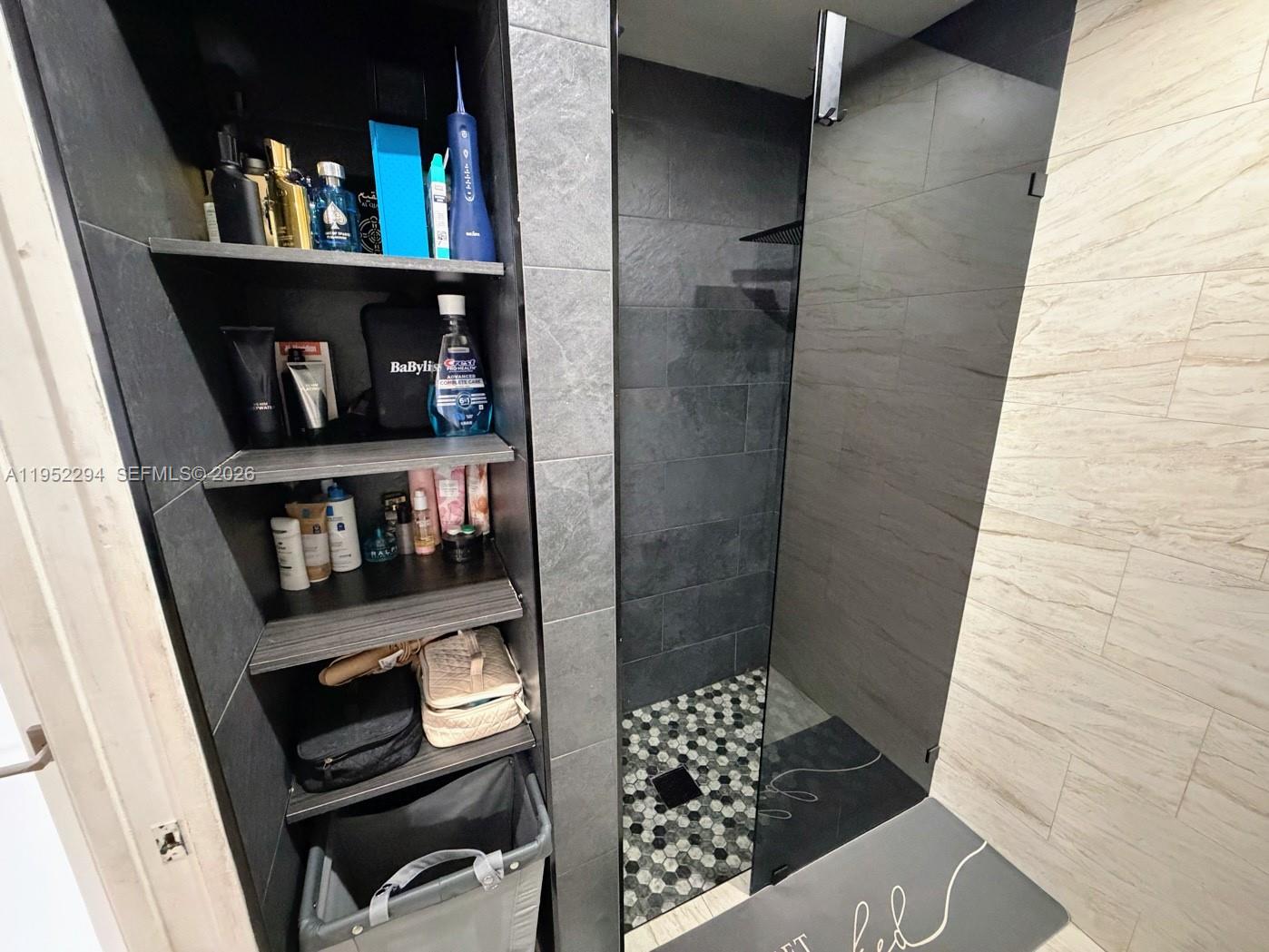 PEMBROKE LAKES SOUTH - Residential