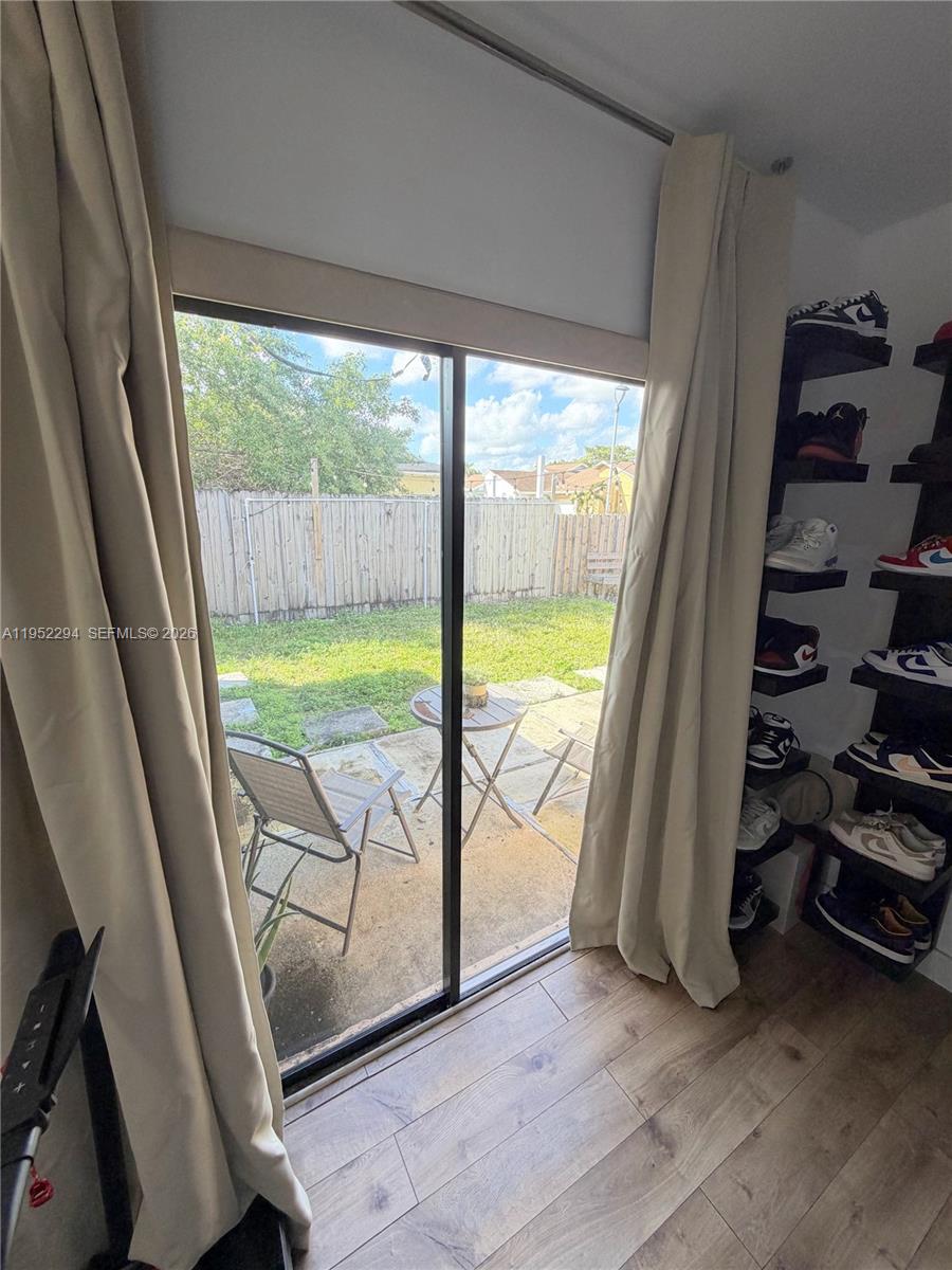 PEMBROKE LAKES SOUTH - Residential