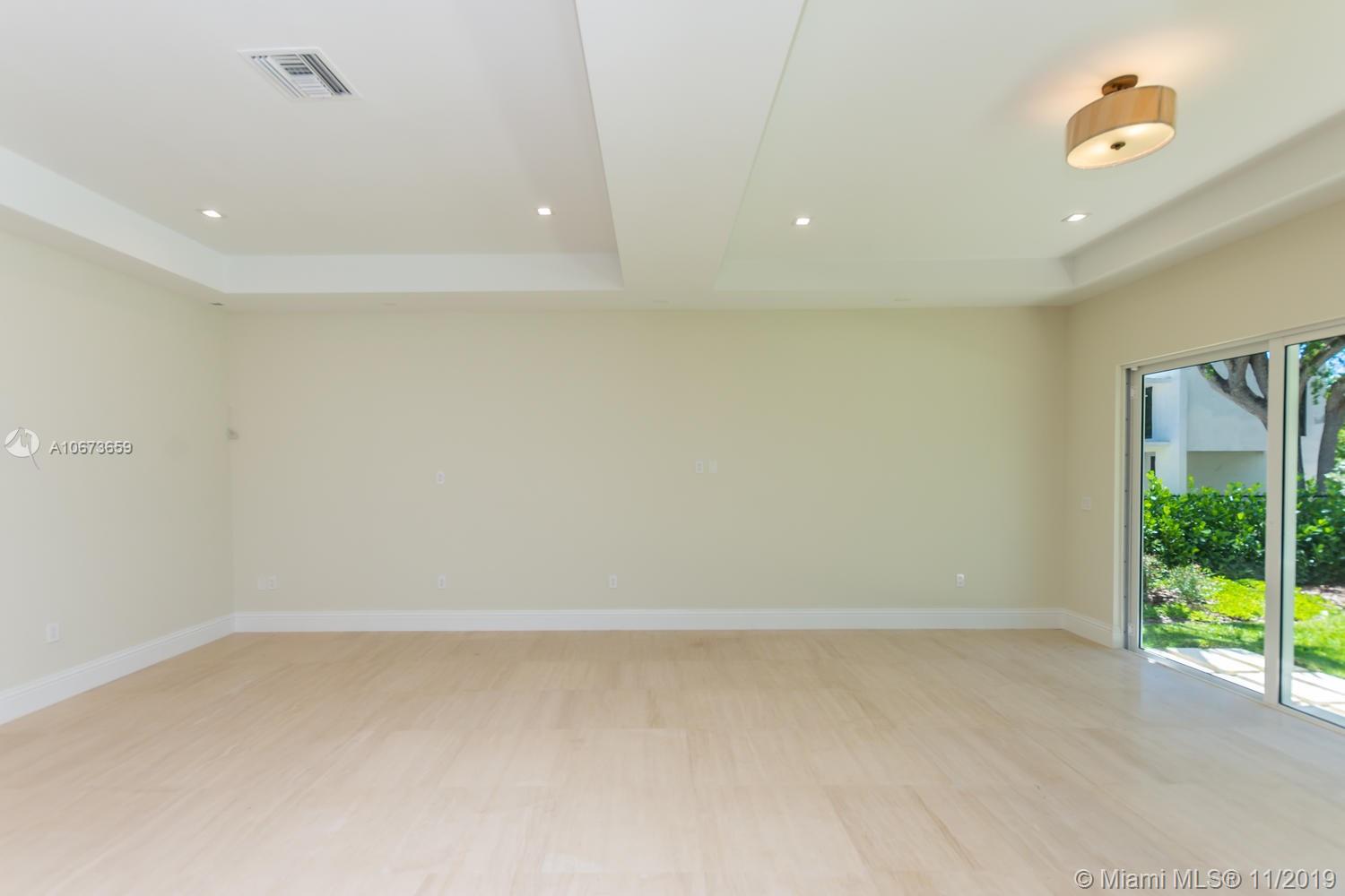 GRANADA PARK AMD - Residential