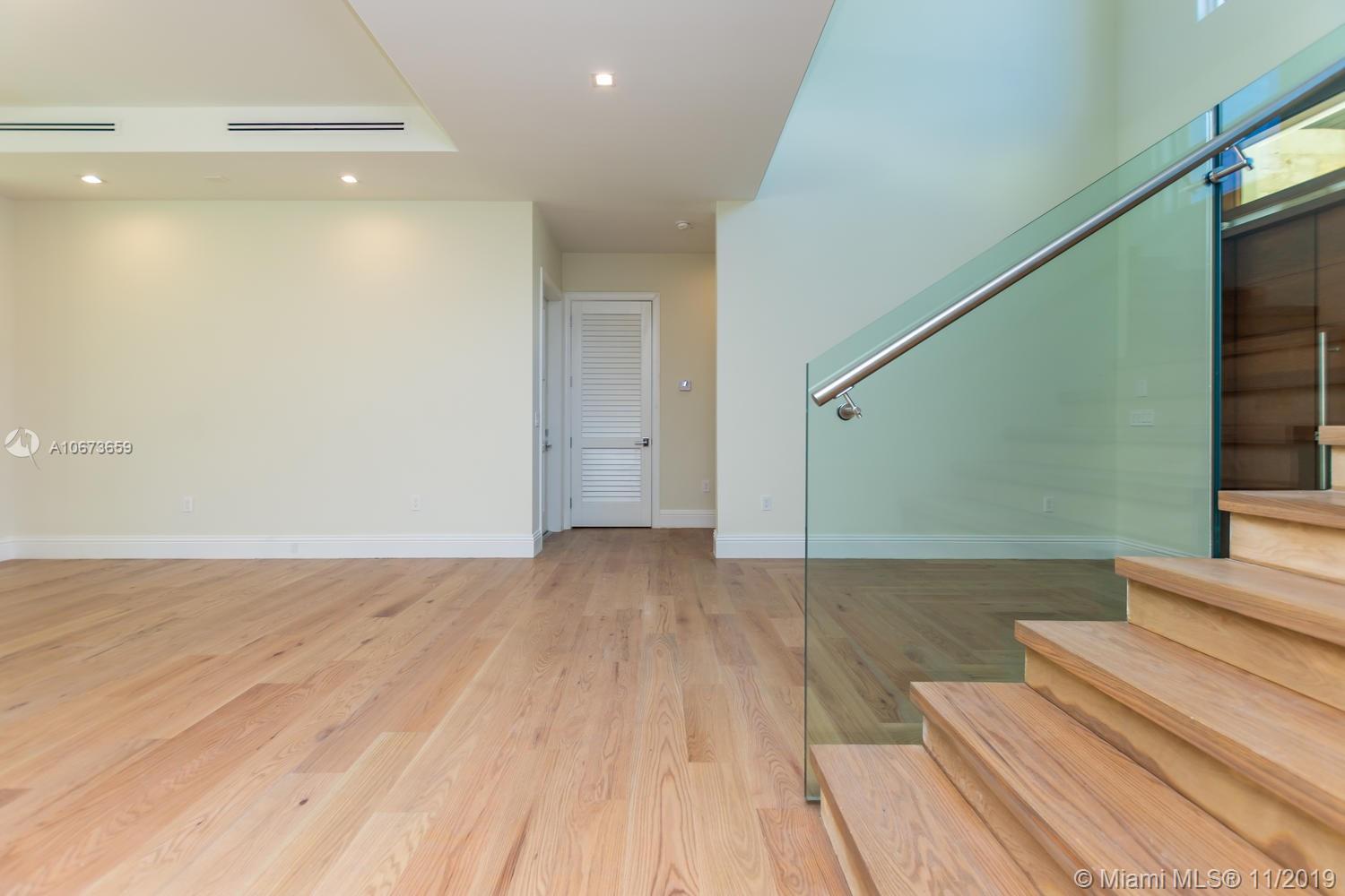 GRANADA PARK AMD - Residential