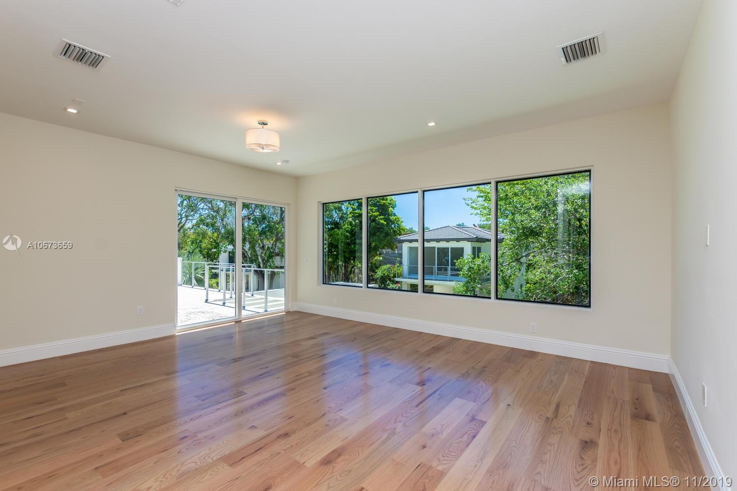 GRANADA PARK AMD - Residential