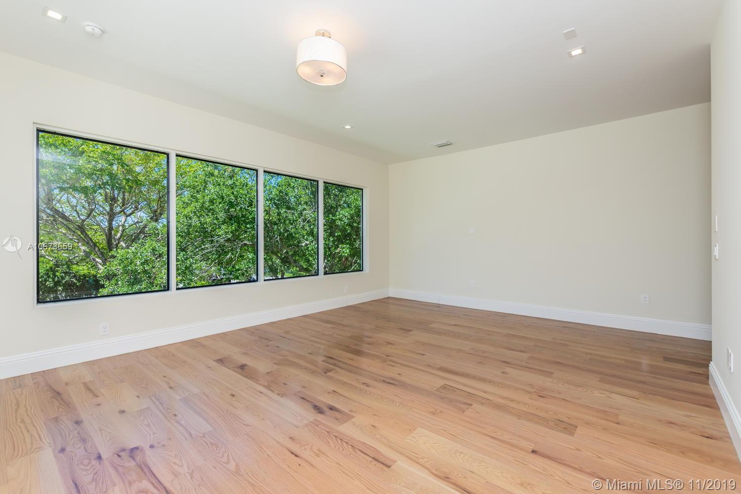 GRANADA PARK AMD - Residential