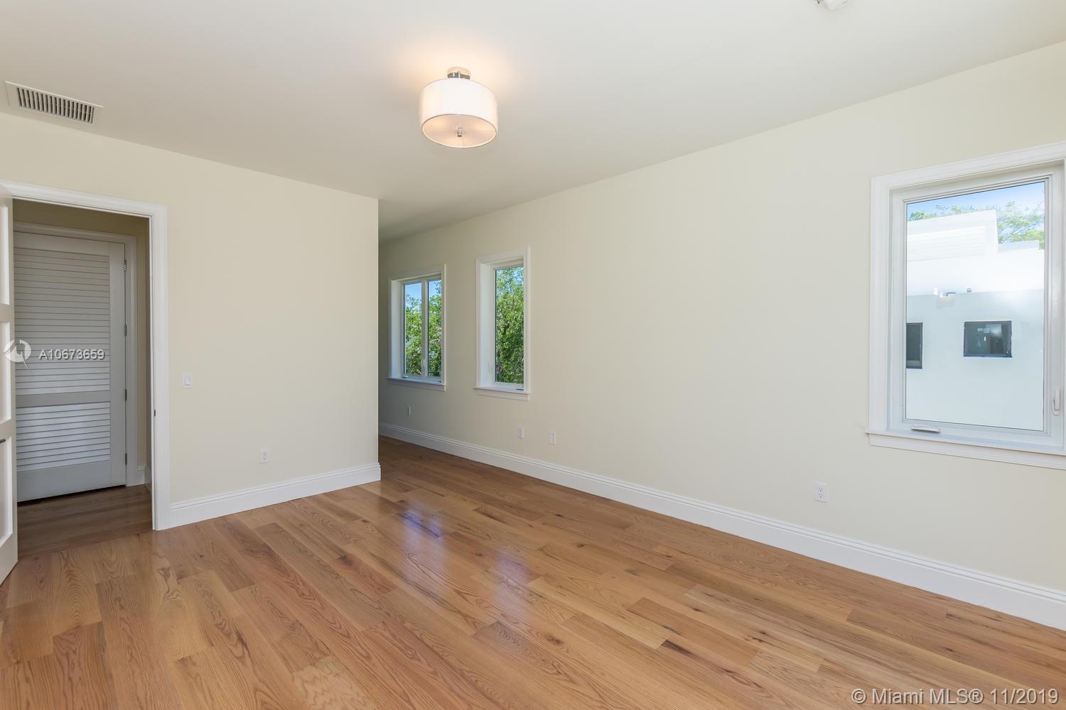 GRANADA PARK AMD - Residential