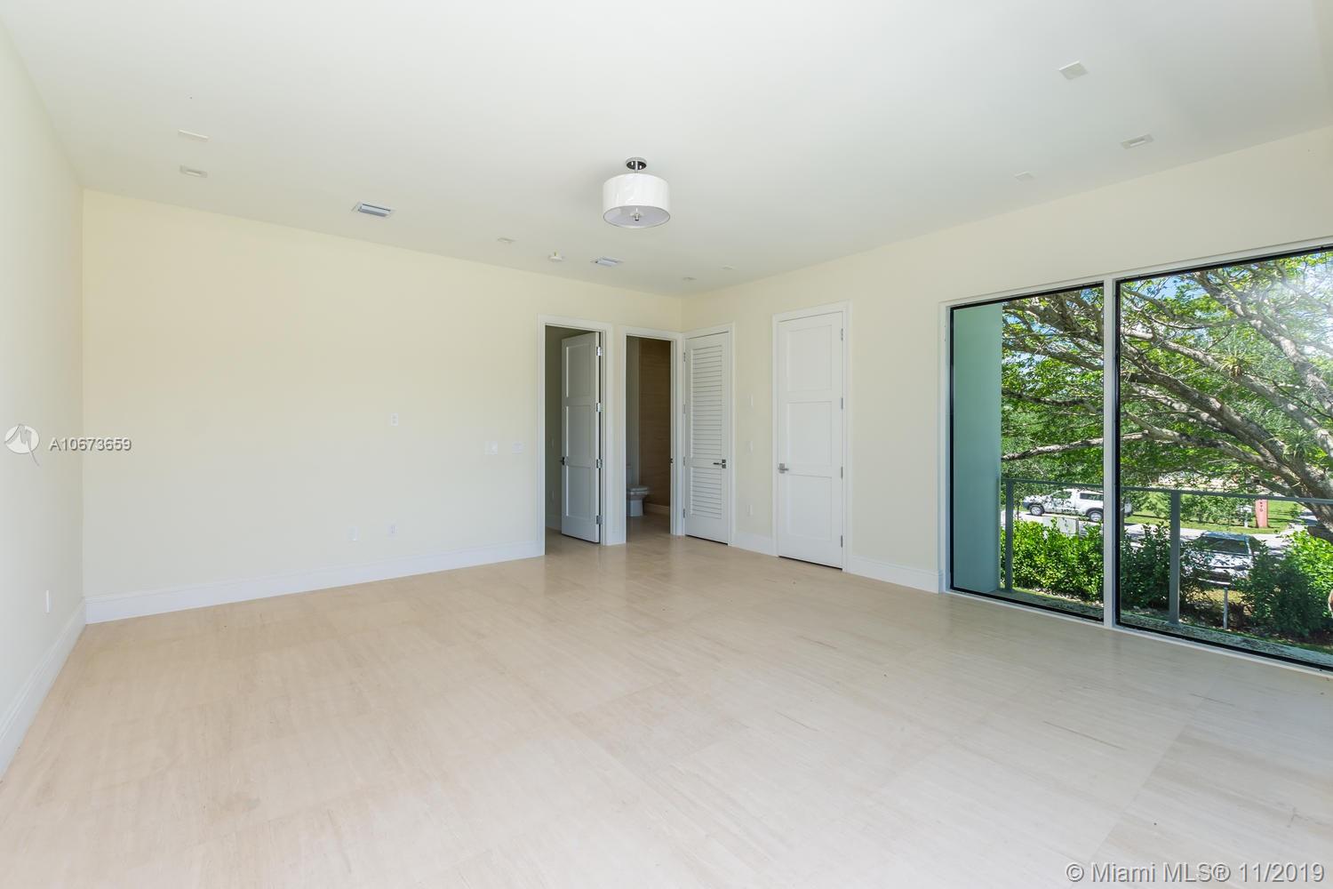 GRANADA PARK AMD - Residential