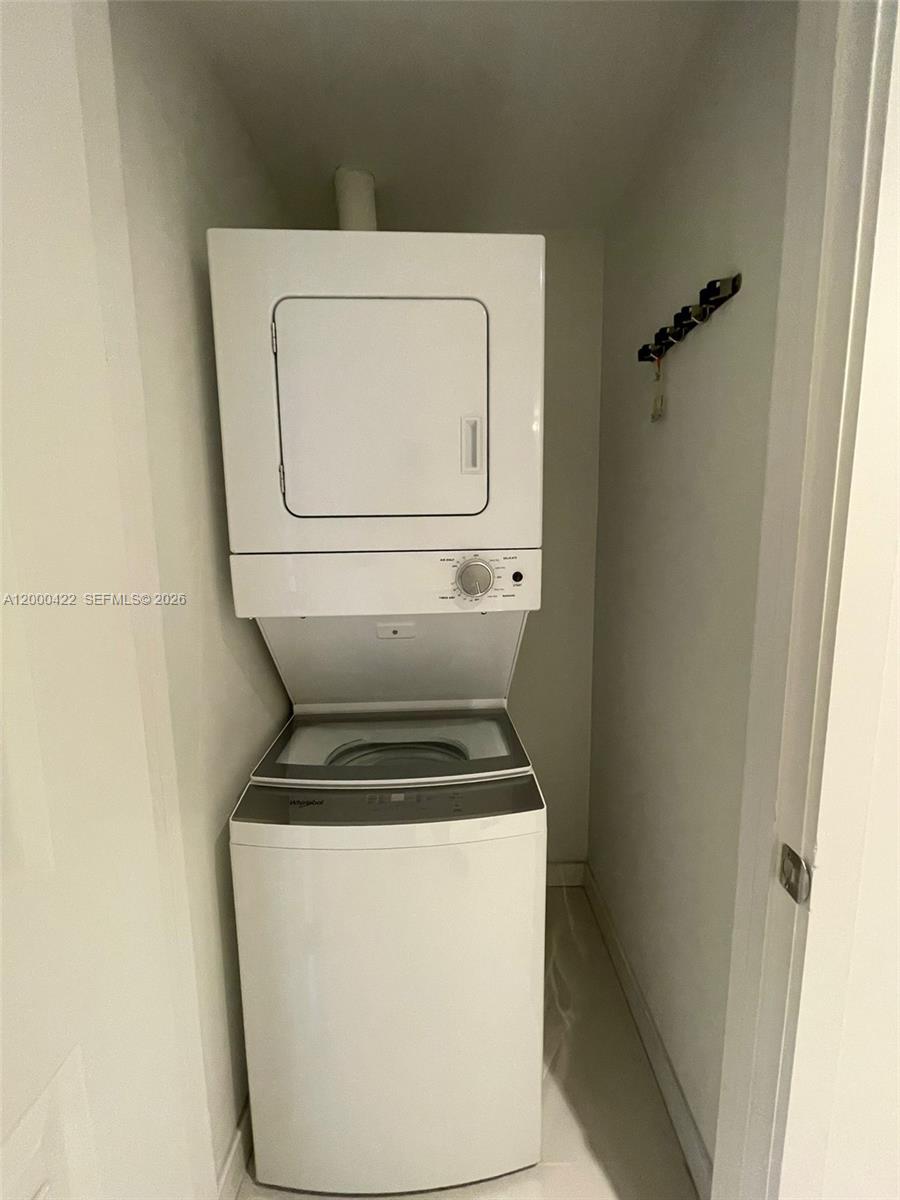 CANVAS CONDO - Residential Lease