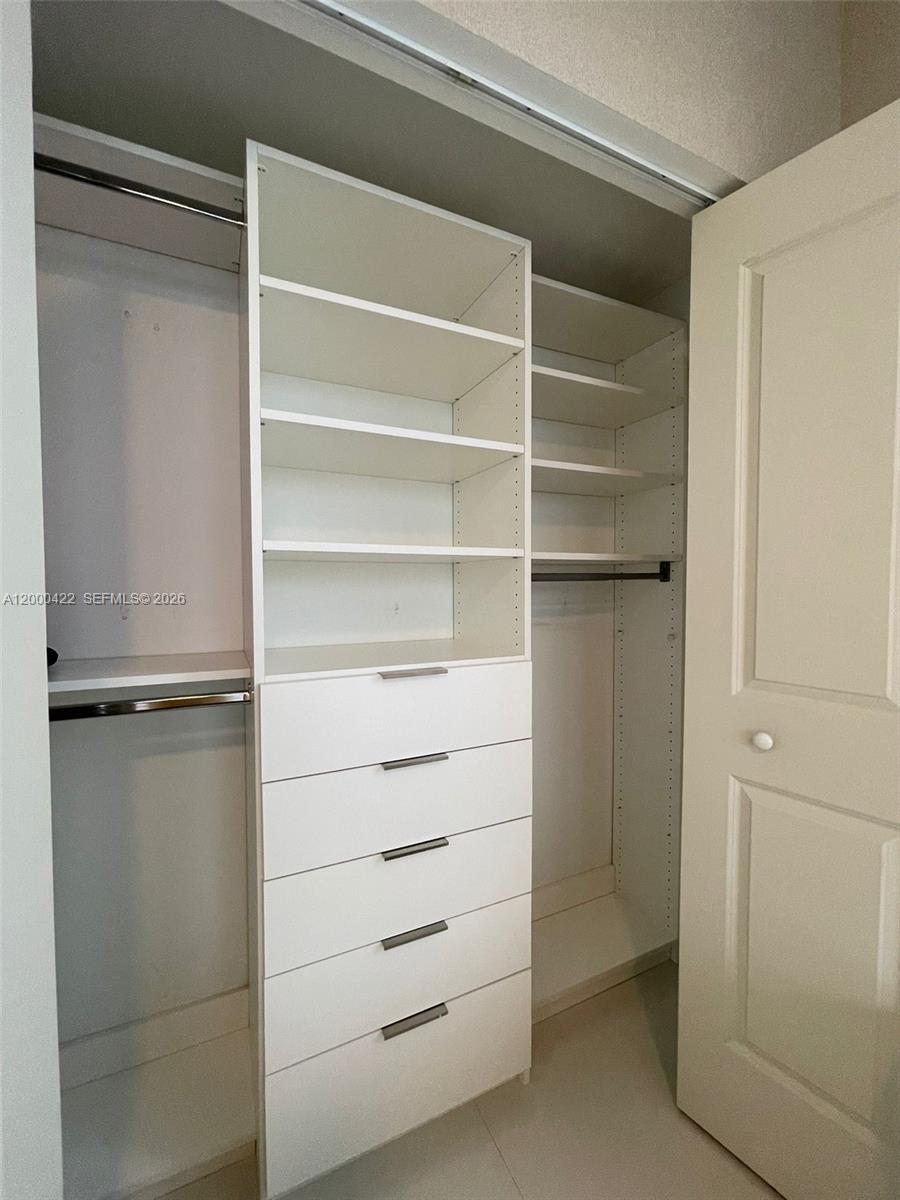 CANVAS CONDO - Residential Lease