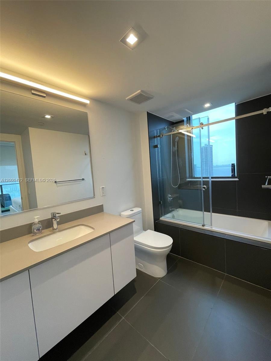 CANVAS CONDO - Residential Lease