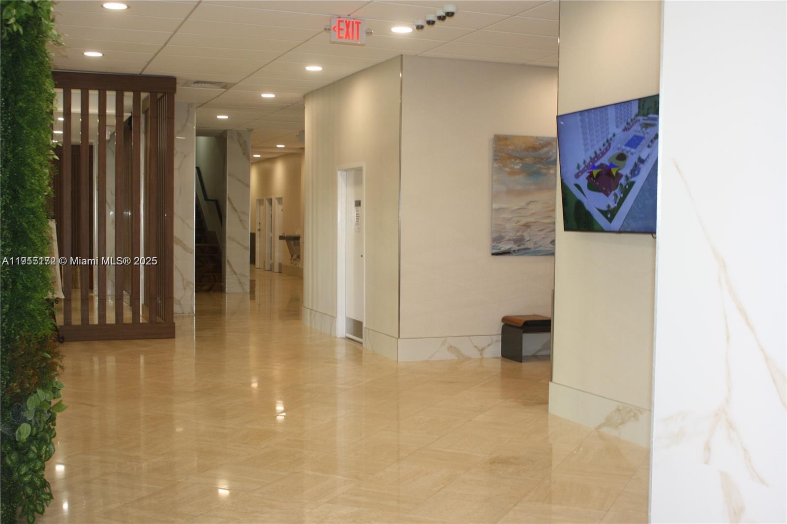 WINSTON TOWERS 100 CONDO - Residential