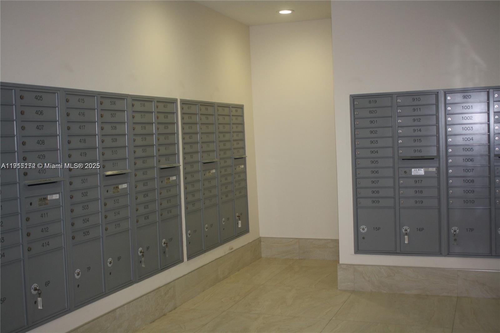 WINSTON TOWERS 100 CONDO - Residential