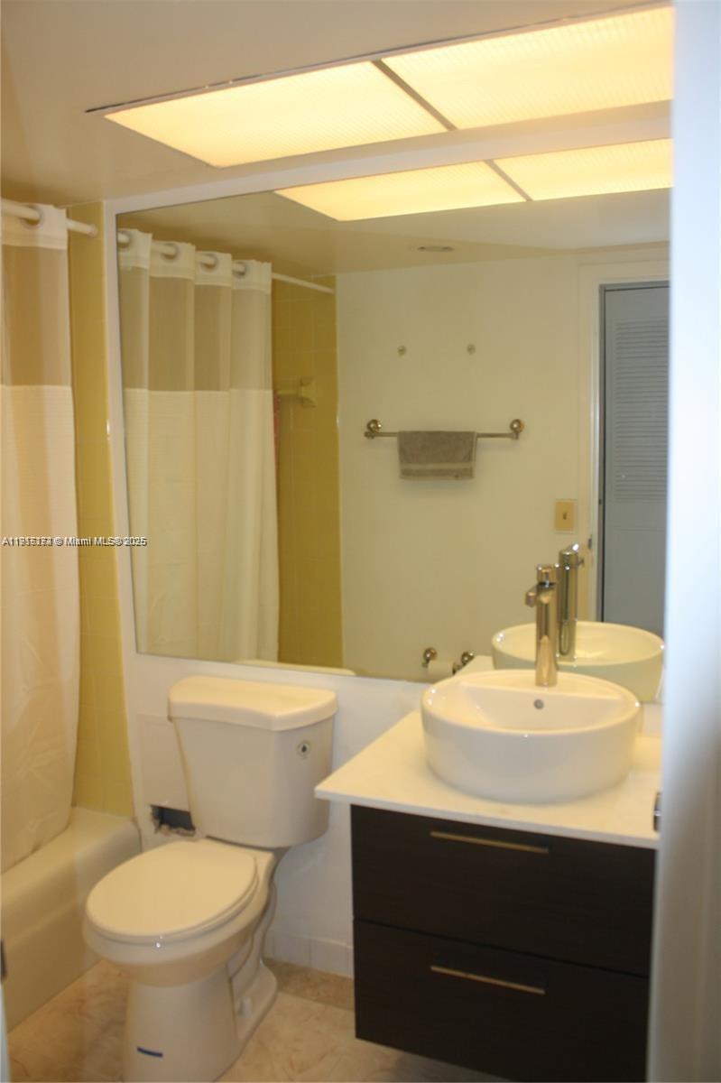 WINSTON TOWERS 100 CONDO - Residential