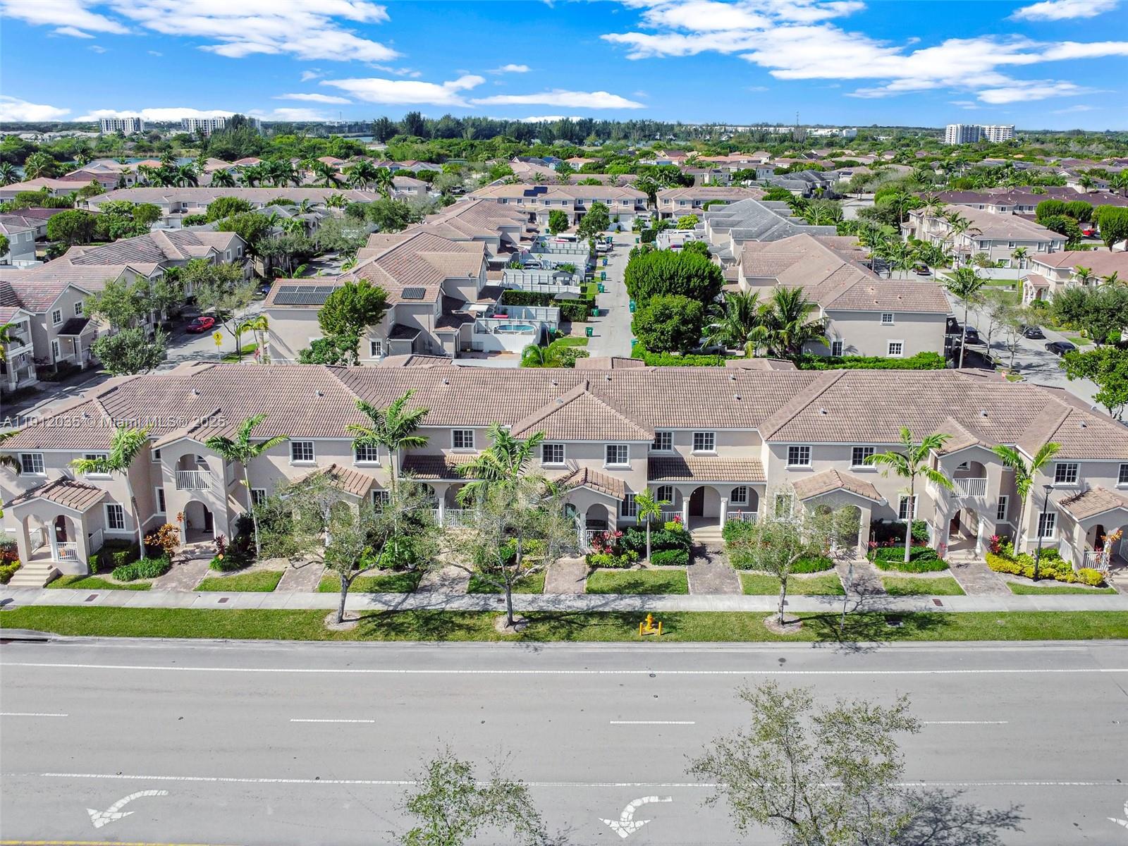 MANDARIN LAKES - Residential