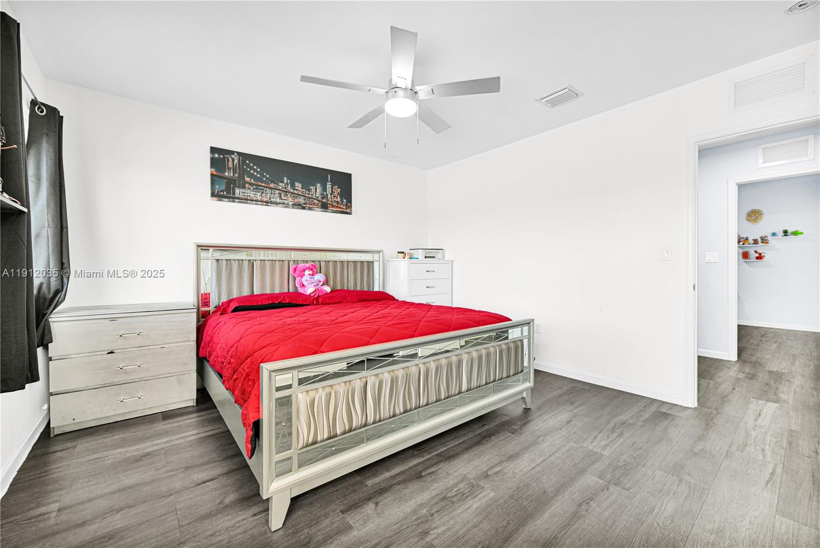 MANDARIN LAKES - Residential