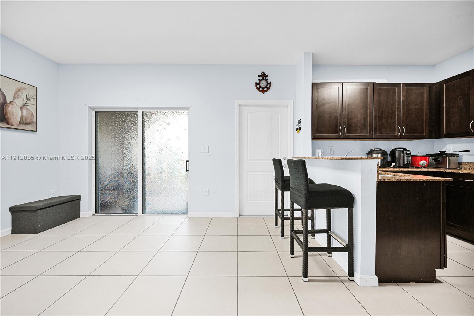 MANDARIN LAKES - Residential