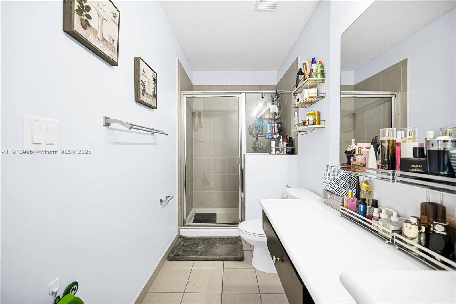 MANDARIN LAKES - Residential