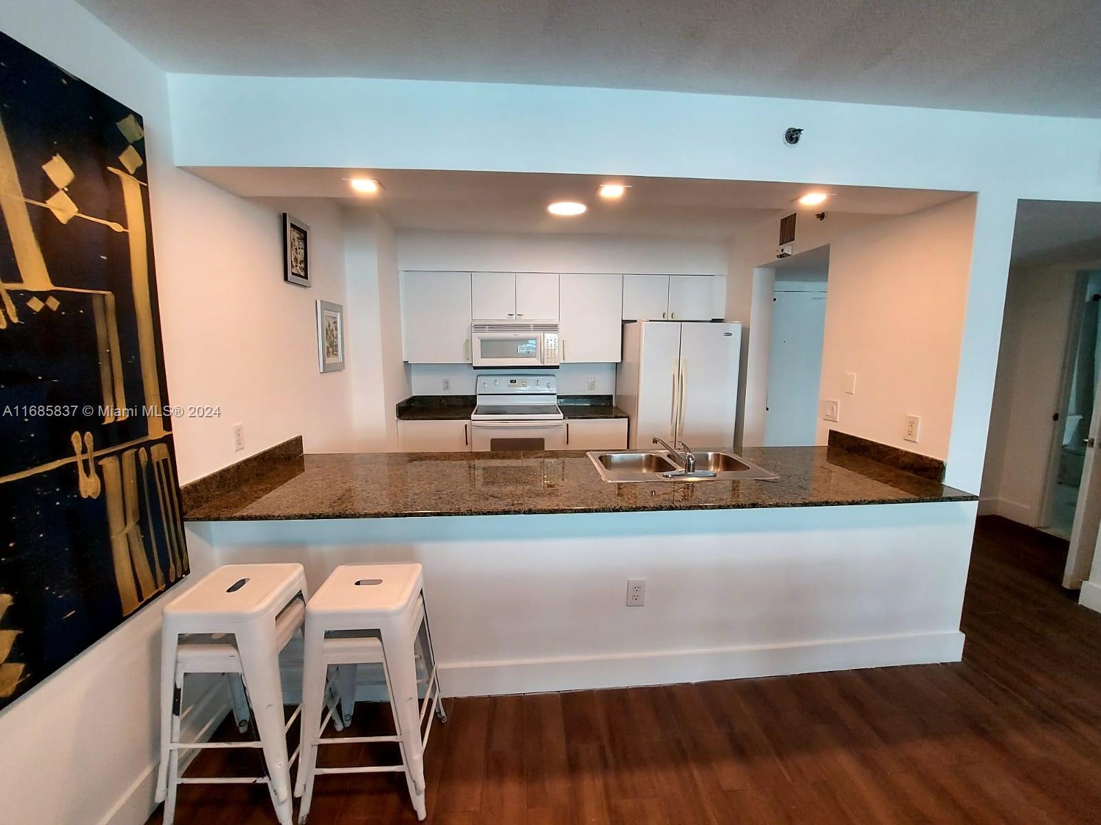 THE CLUB AT BRICKELL BAY - Residential