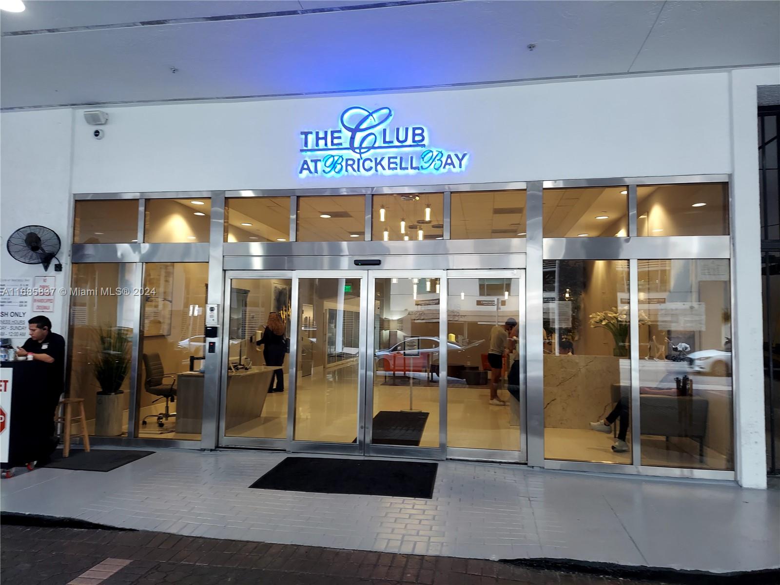 THE CLUB AT BRICKELL BAY - Residential