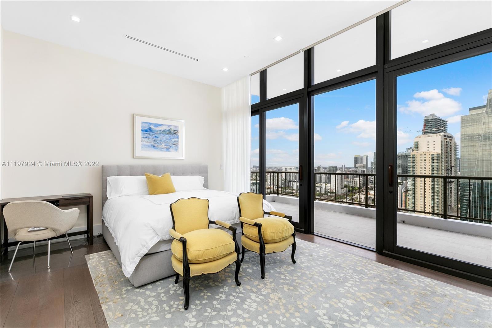 VILLA REGINA CONDO - Residential