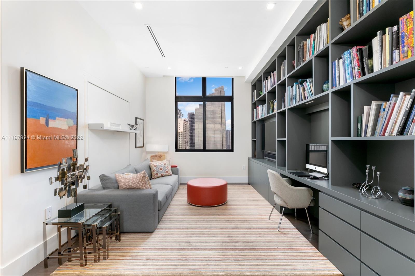 VILLA REGINA CONDO - Residential