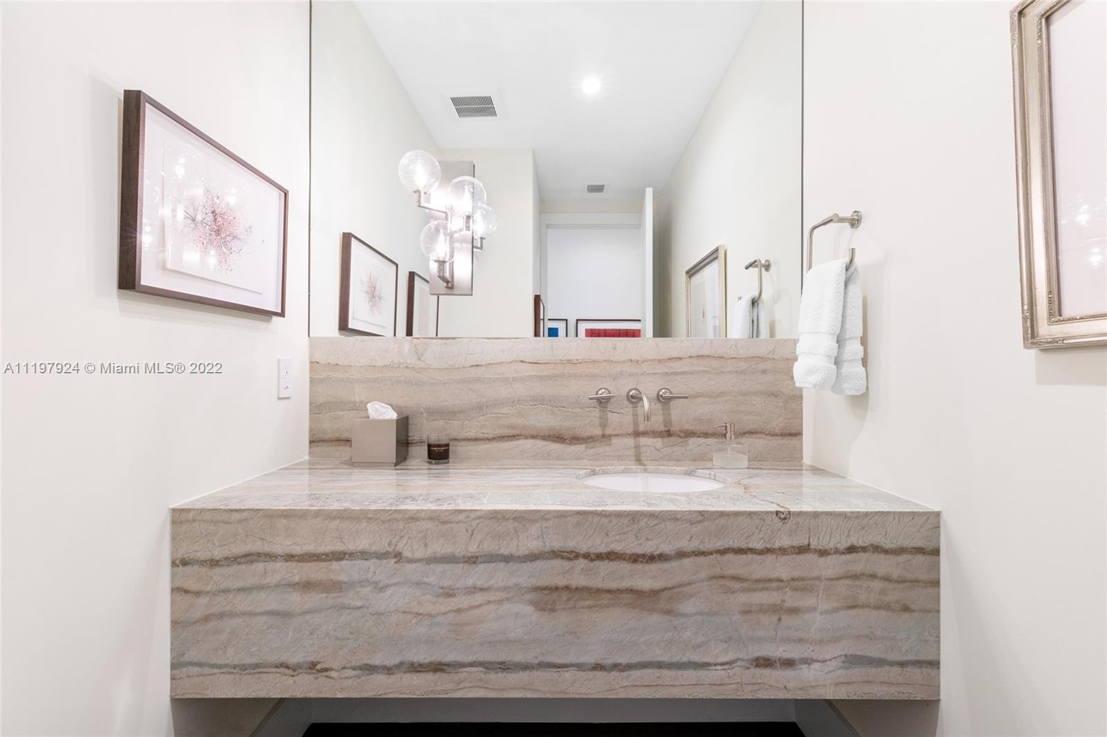 VILLA REGINA CONDO - Residential