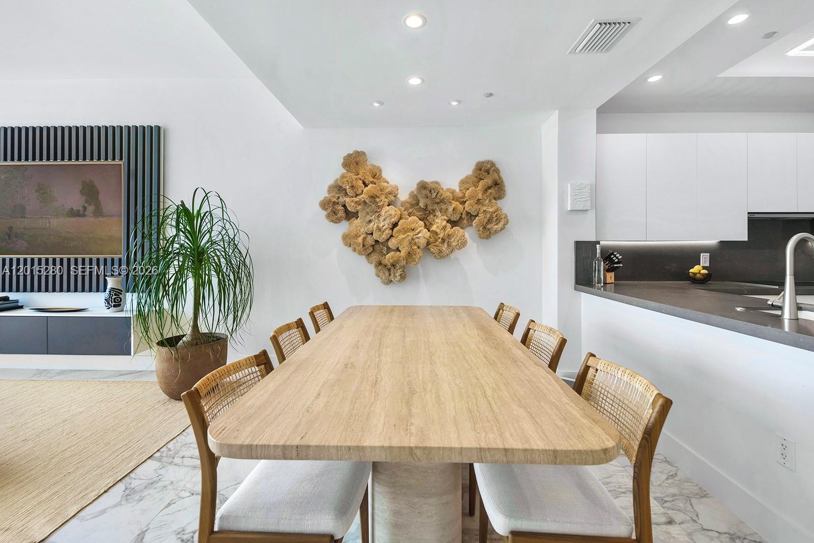 CONTINUUM ON SOUTH BEACH - Residential