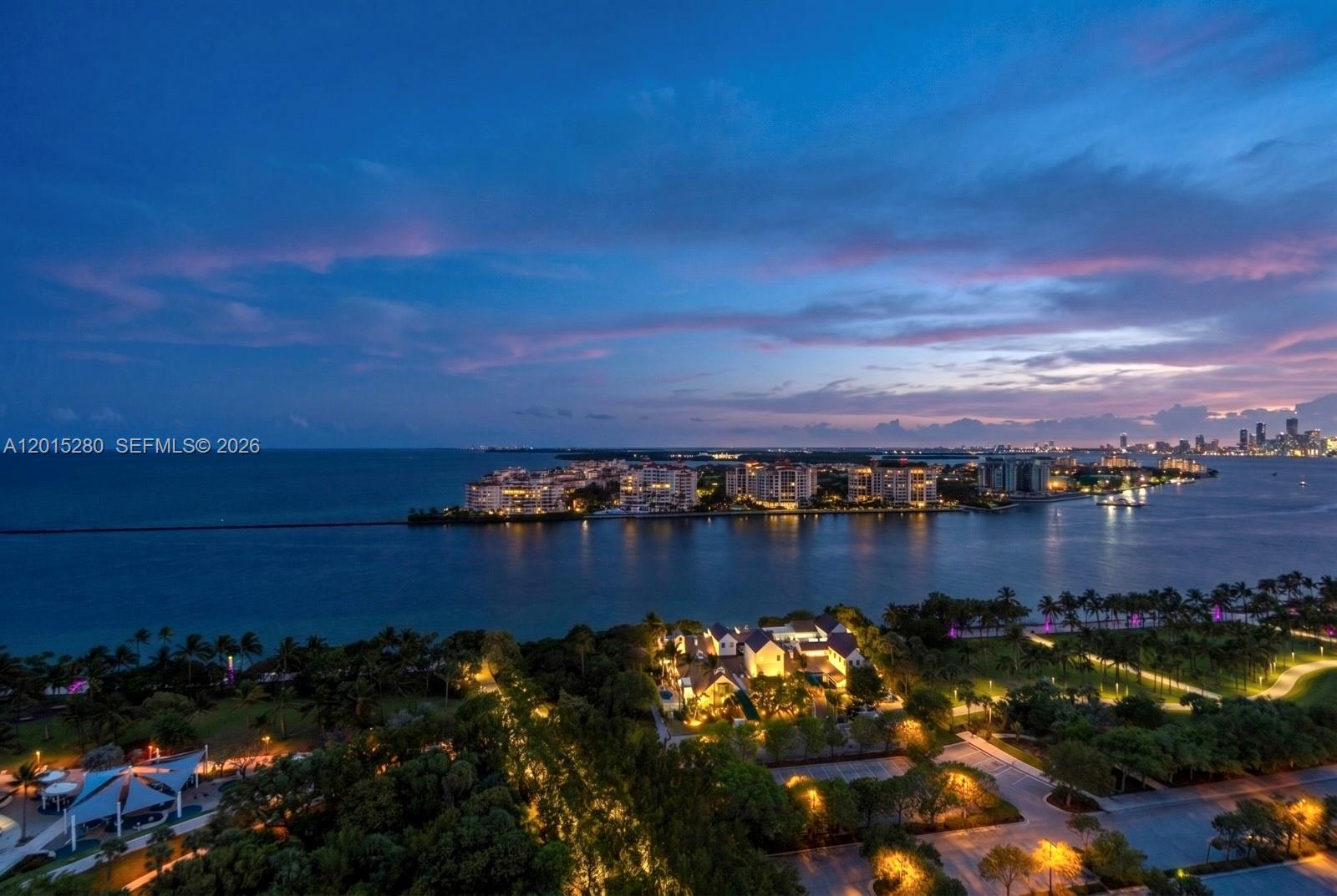 CONTINUUM ON SOUTH BEACH - Residential