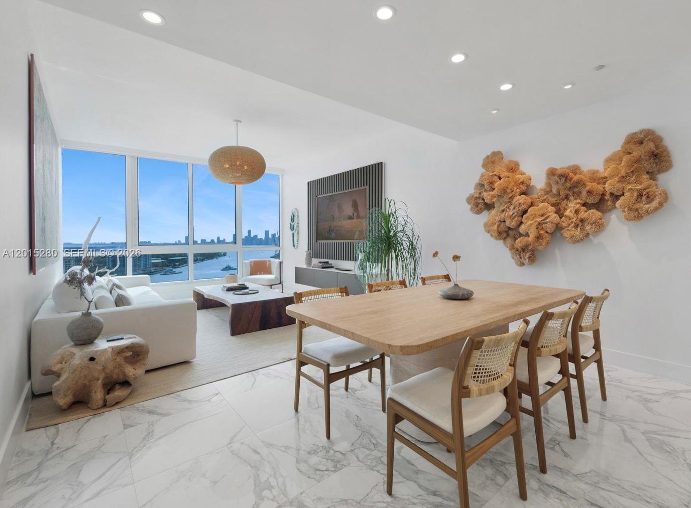 CONTINUUM ON SOUTH BEACH - Residential