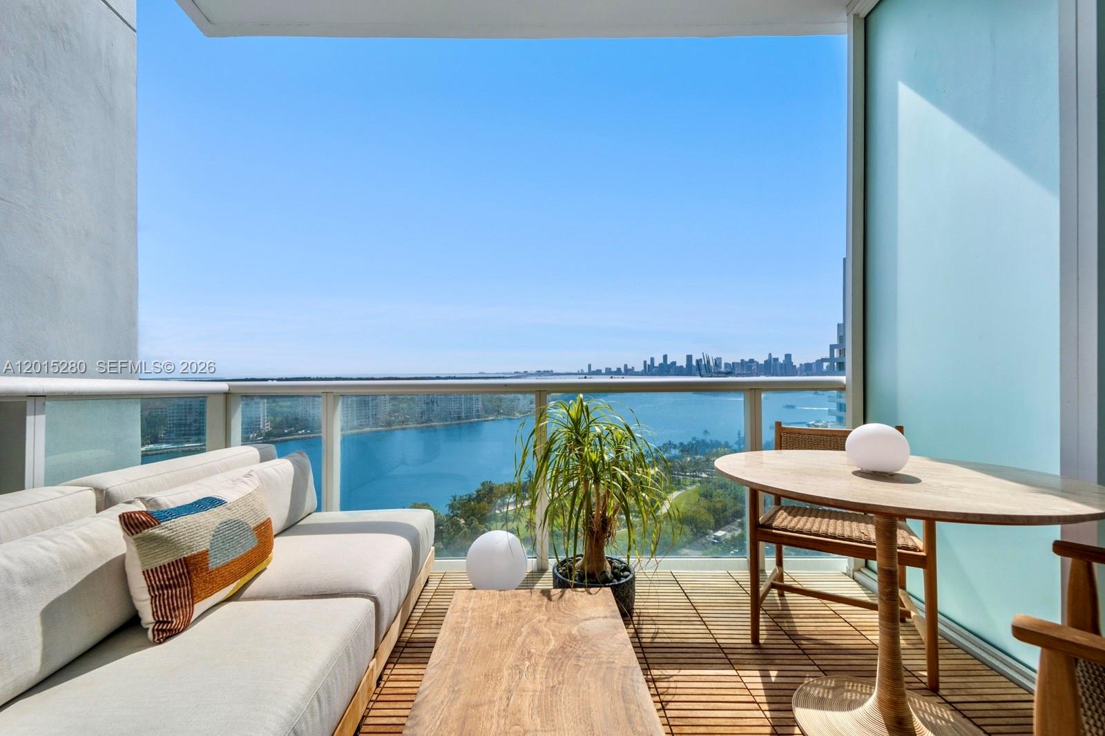 CONTINUUM ON SOUTH BEACH - Residential