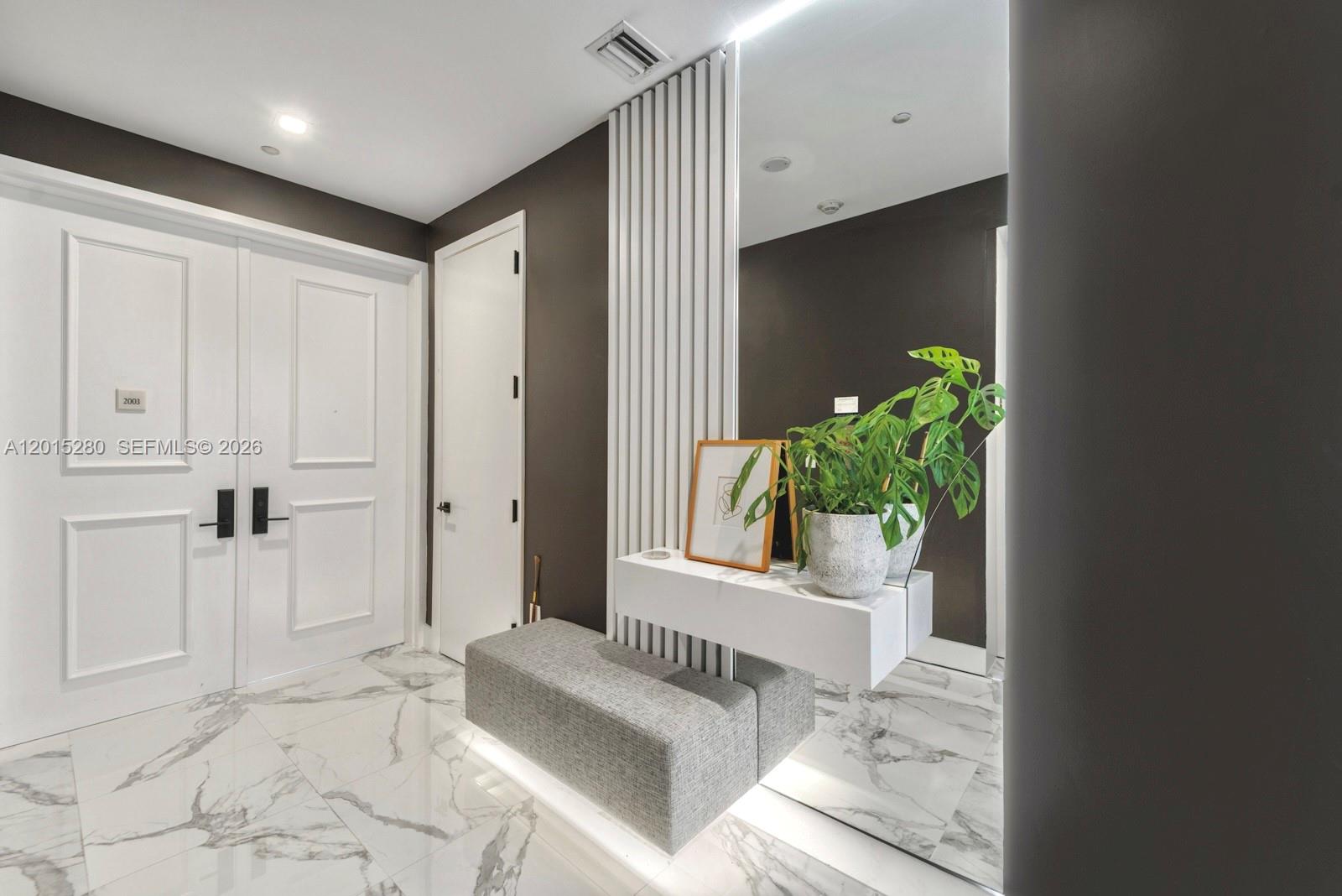 CONTINUUM ON SOUTH BEACH - Residential