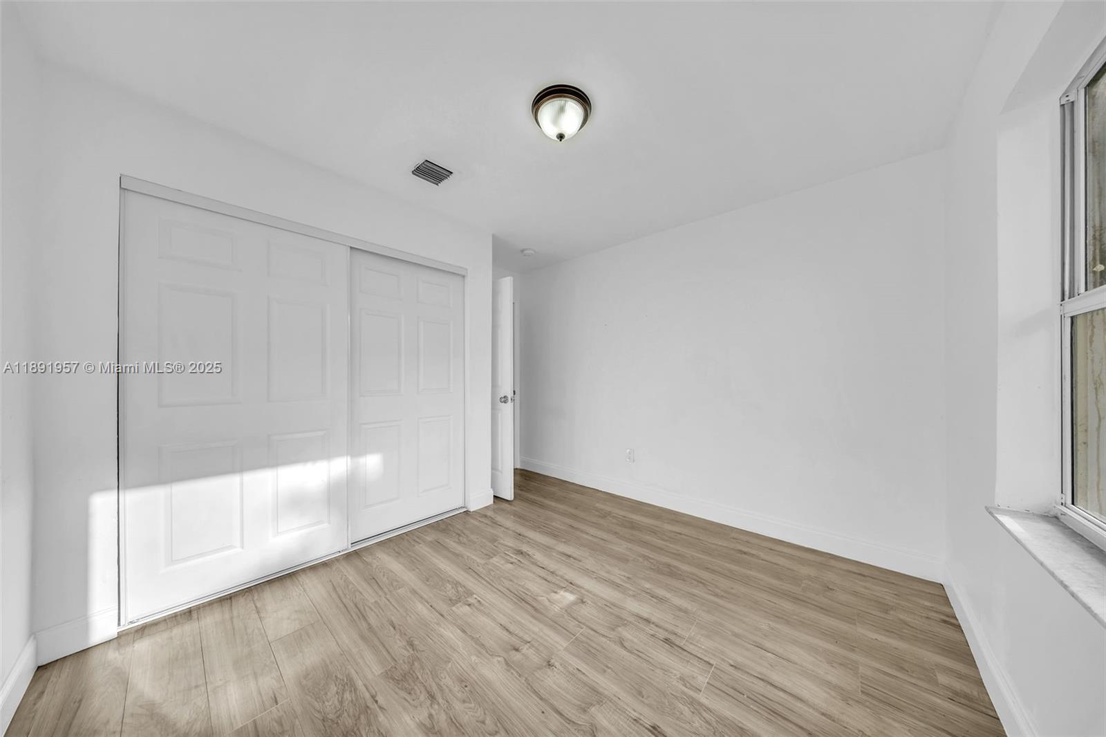 SUNNY LAND PARK - Residential
