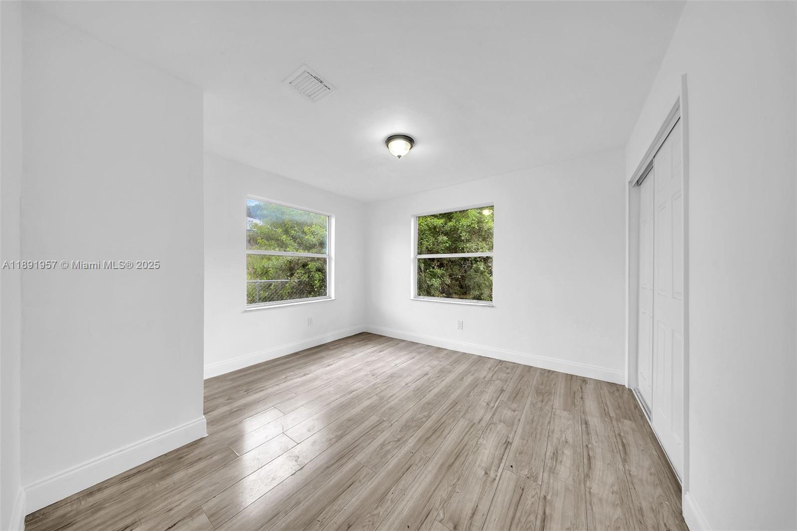 SUNNY LAND PARK - Residential