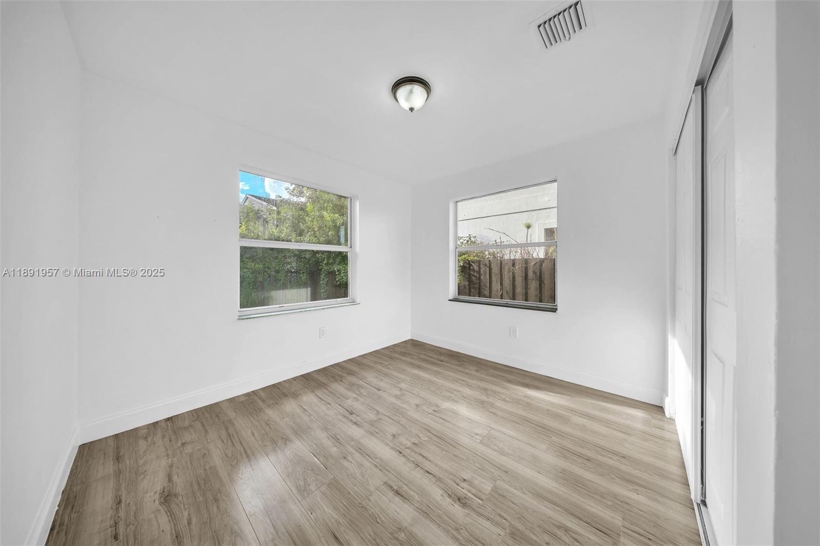 SUNNY LAND PARK - Residential