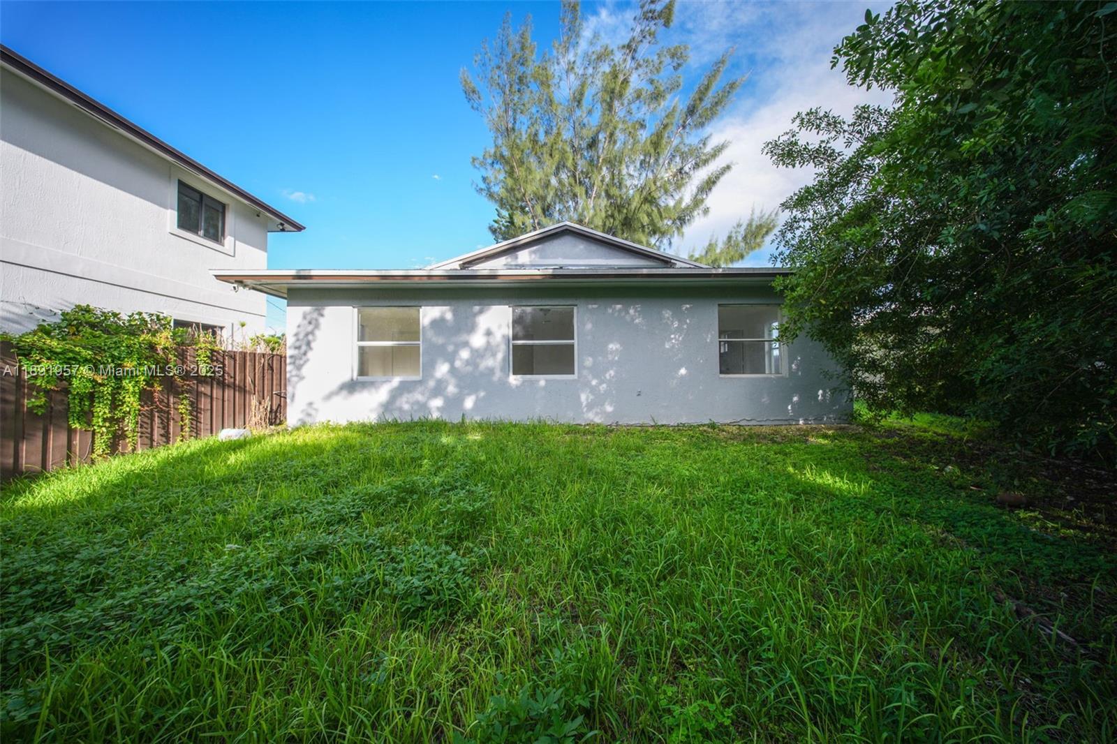 SUNNY LAND PARK - Residential