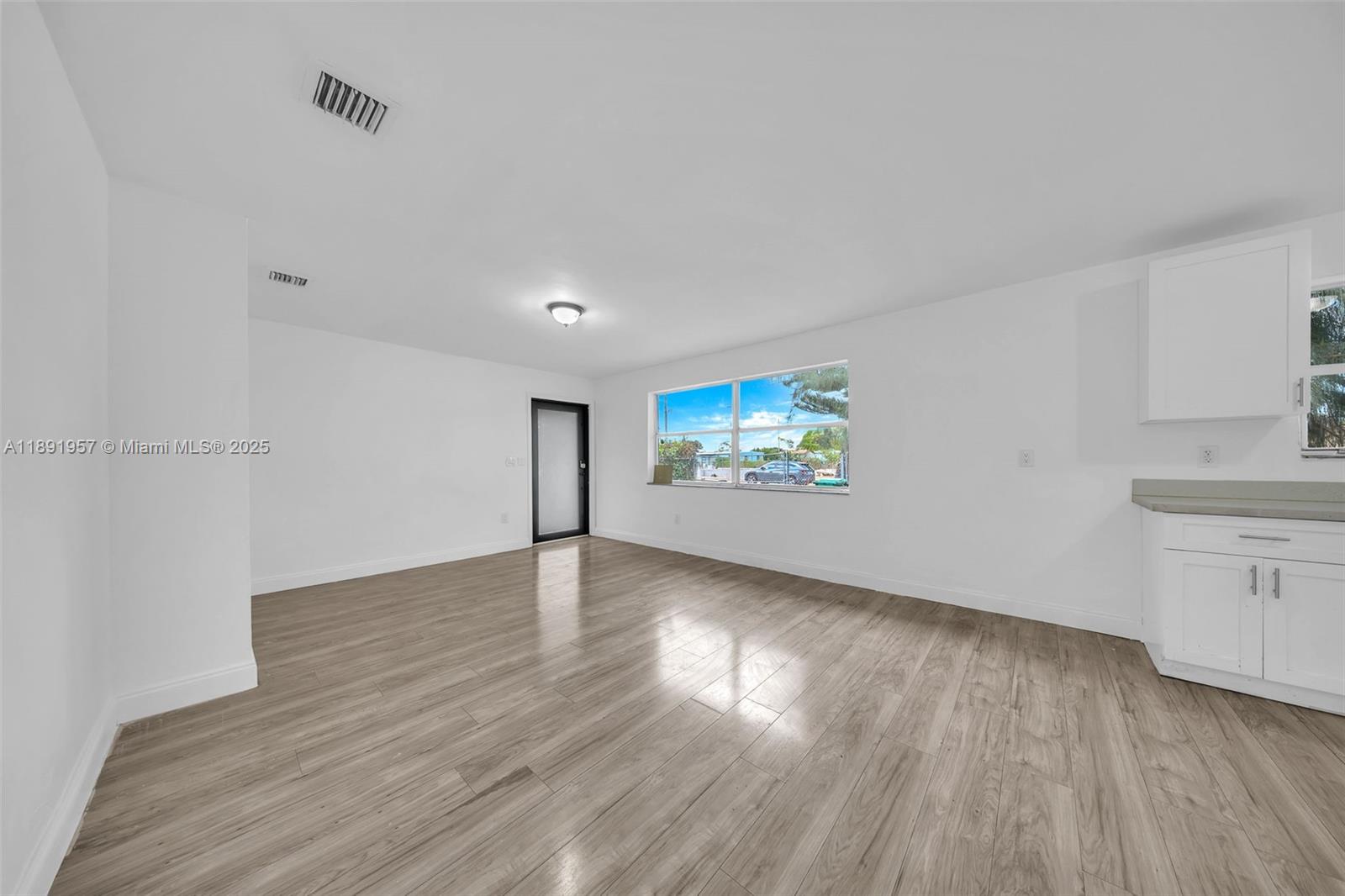 SUNNY LAND PARK - Residential