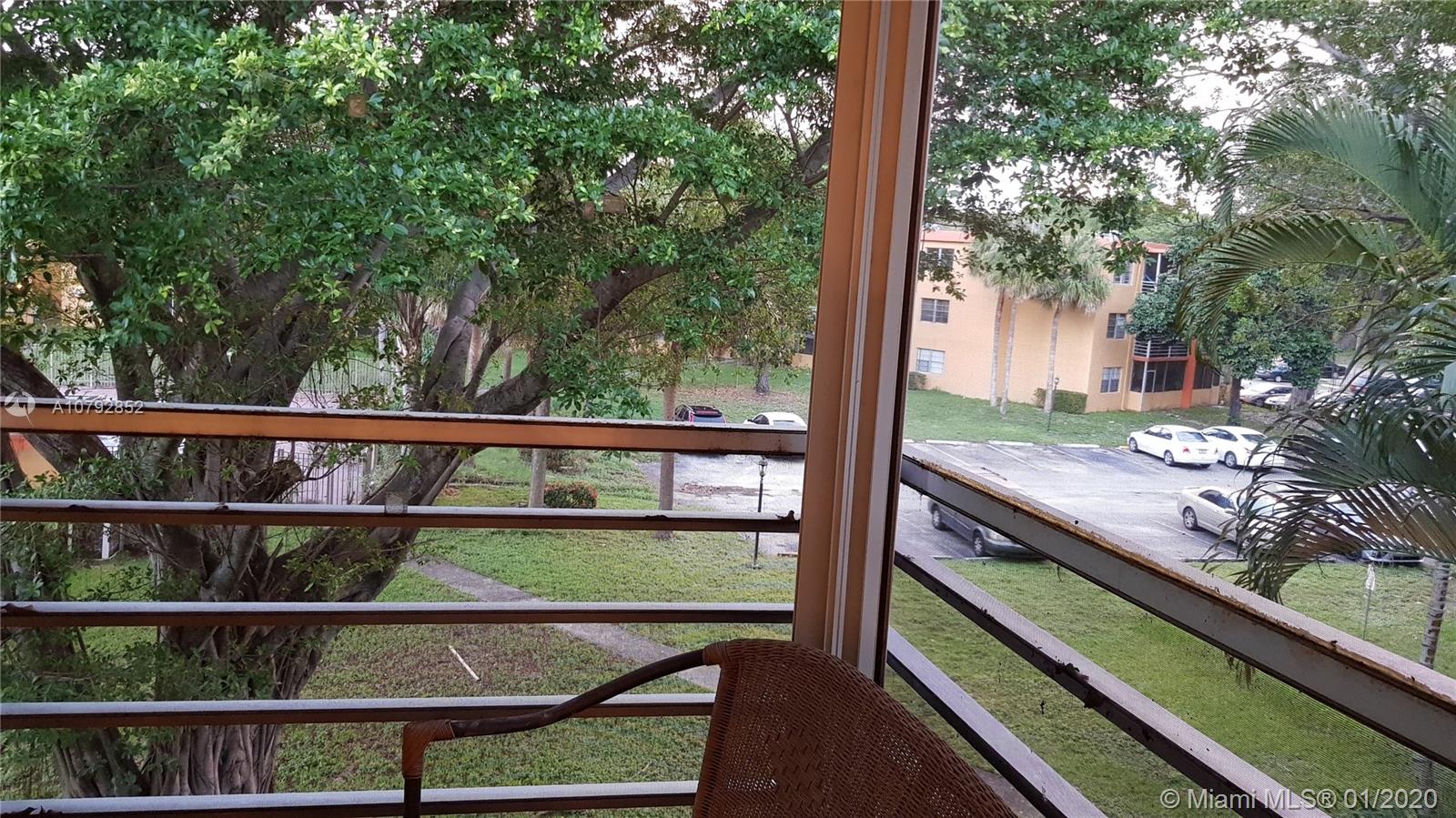 HERITAGE CIRCLE CONDO - Residential