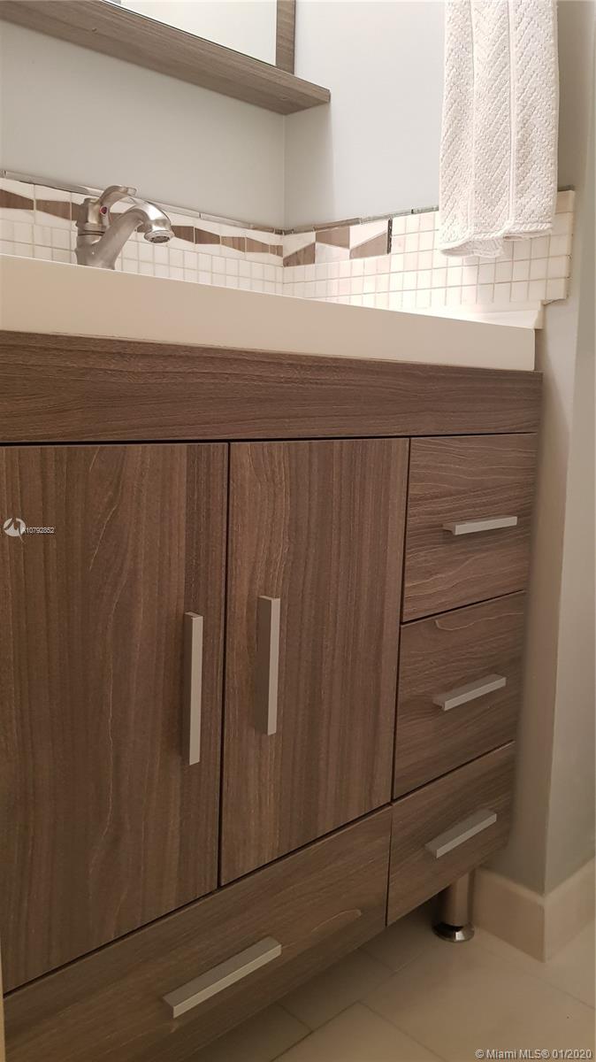 HERITAGE CIRCLE CONDO - Residential