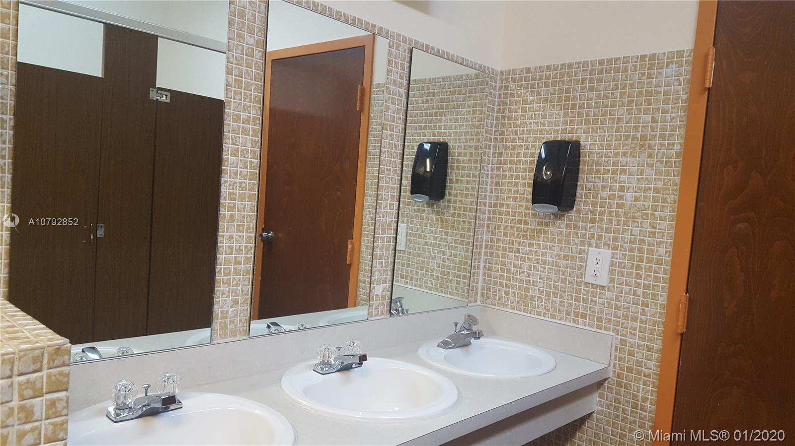 HERITAGE CIRCLE CONDO - Residential