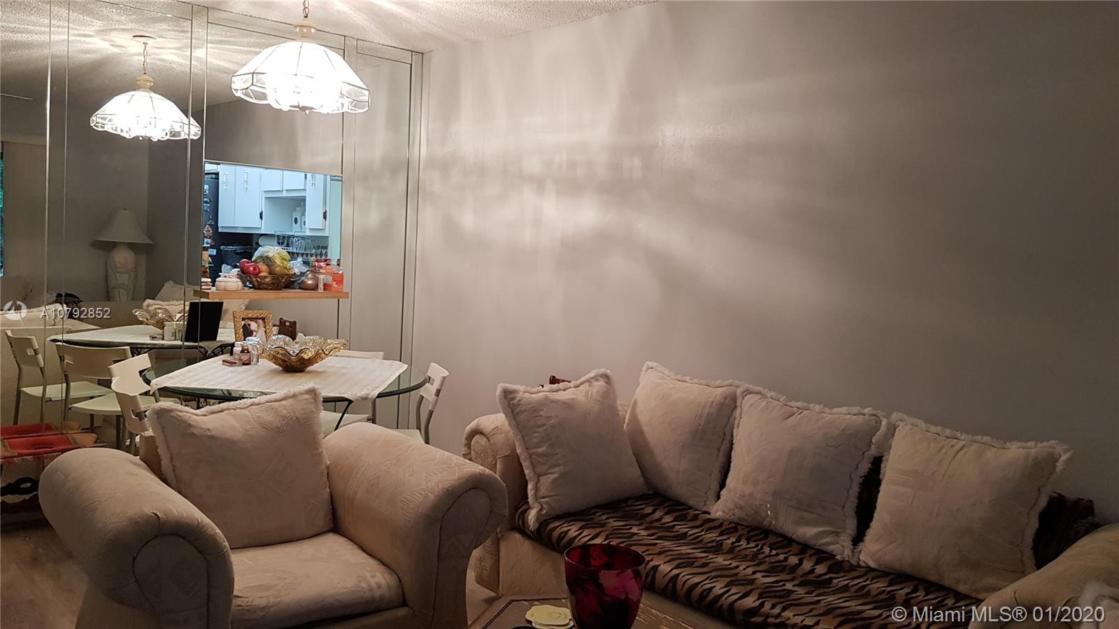 HERITAGE CIRCLE CONDO - Residential