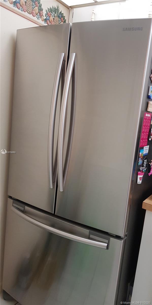 HERITAGE CIRCLE CONDO - Residential