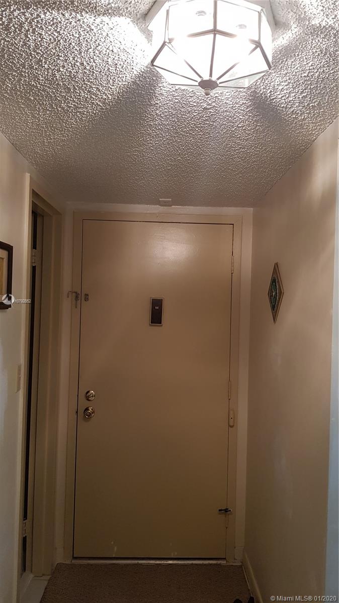 HERITAGE CIRCLE CONDO - Residential