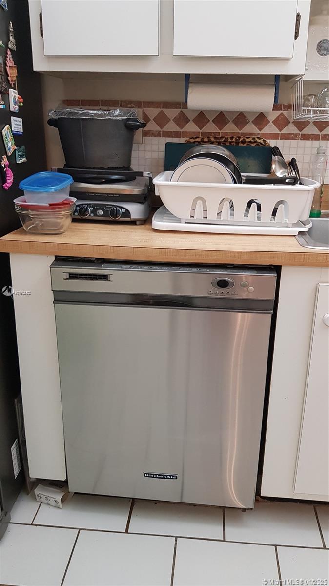 HERITAGE CIRCLE CONDO - Residential