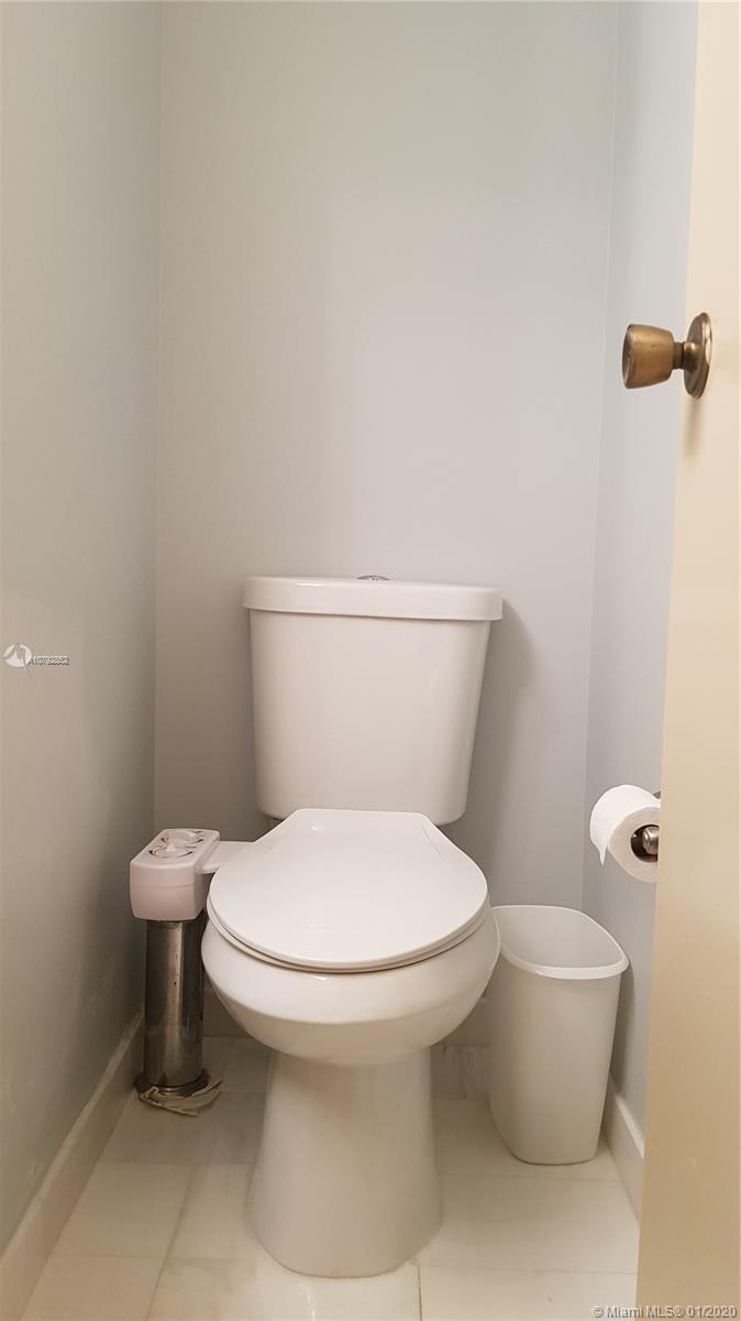 HERITAGE CIRCLE CONDO - Residential