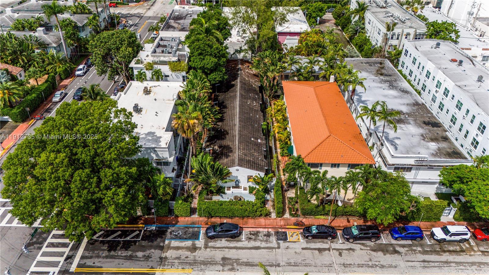 LINCOLN ROAD VILLAS SOUTH - Residential