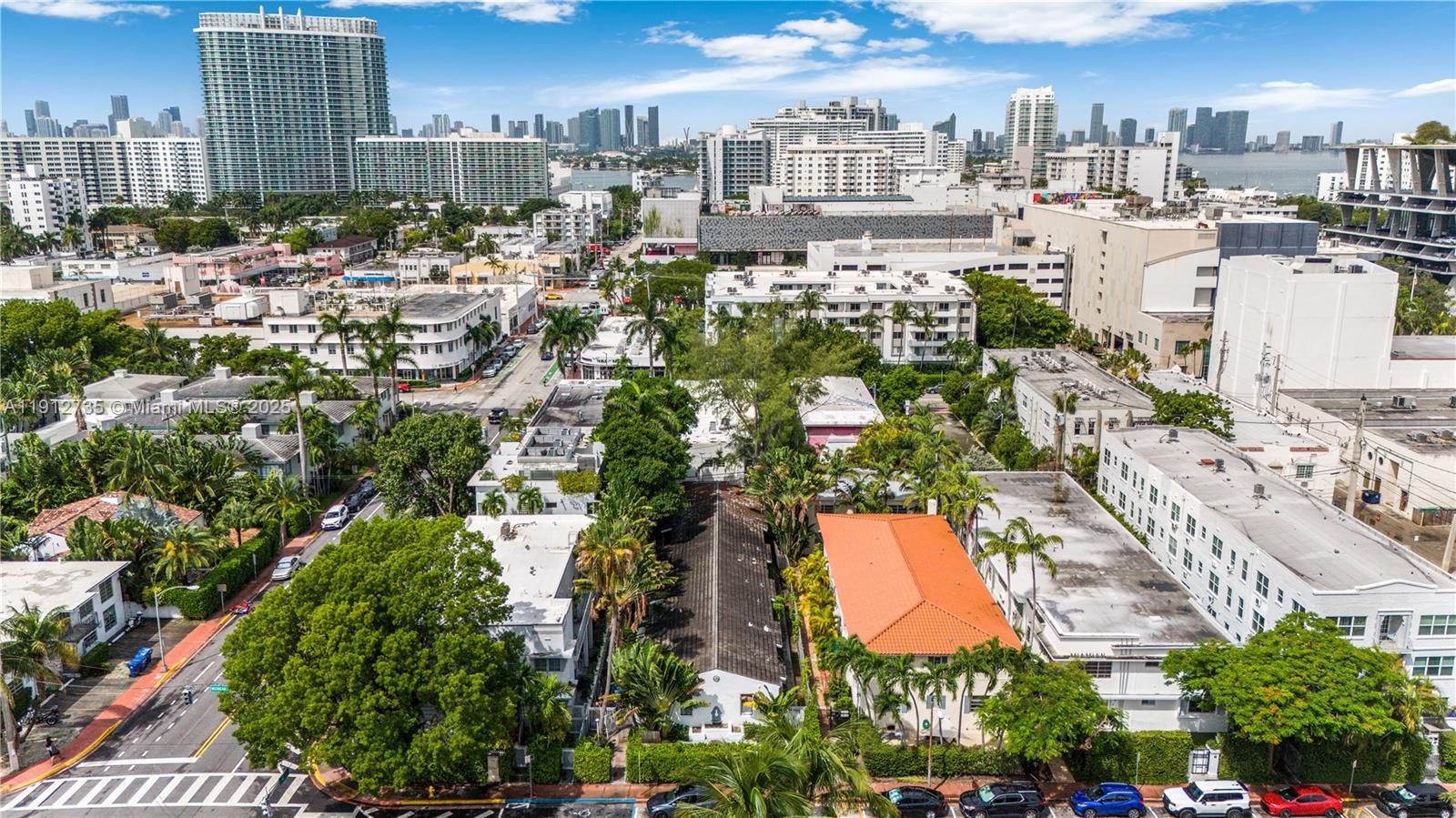 LINCOLN ROAD VILLAS SOUTH - Residential