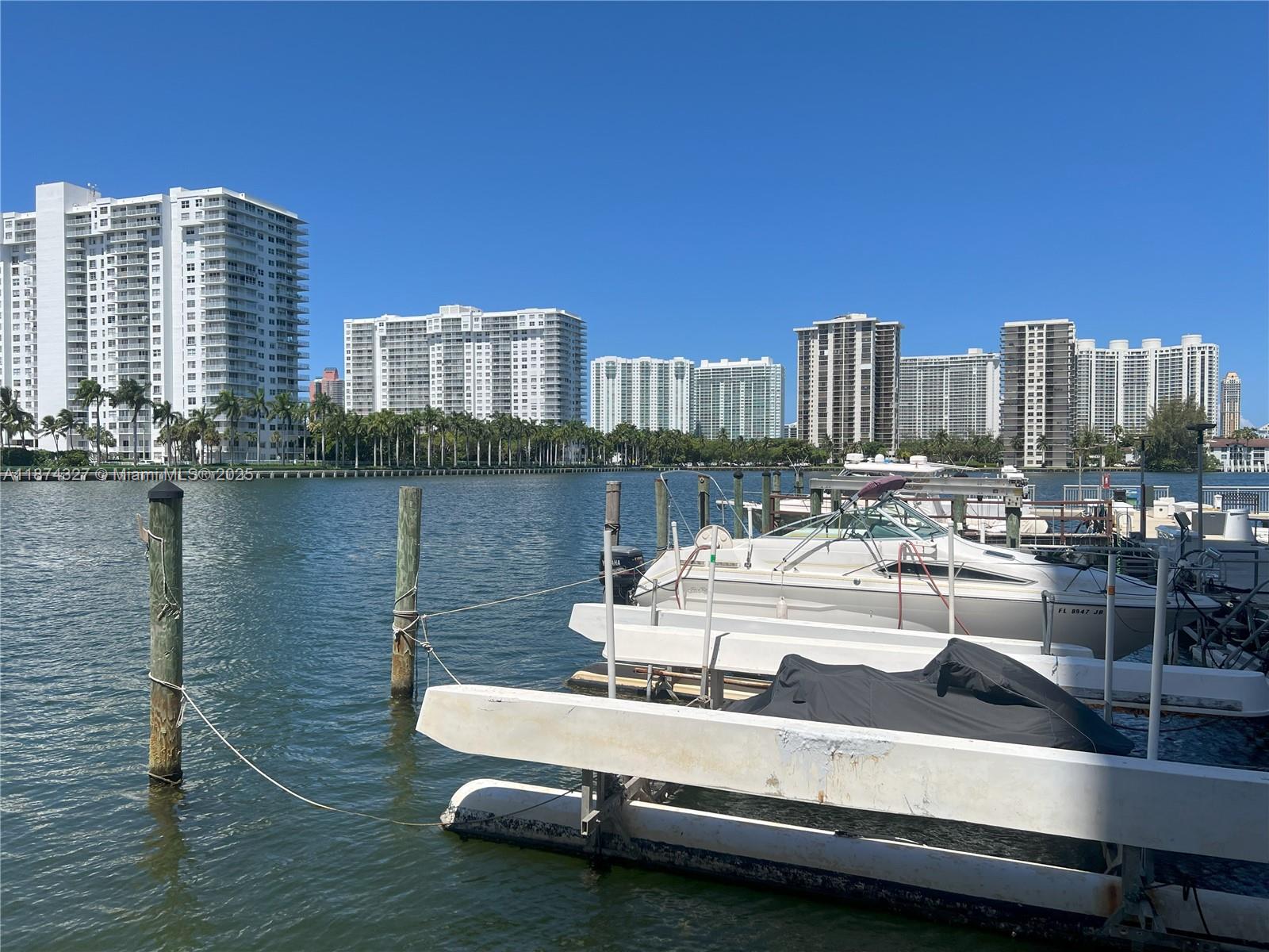 DEL PRADO MARINA - Residential